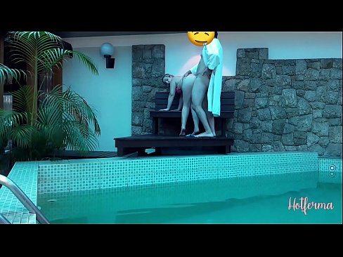 ❤️ 老板邀请女佣去泳池,却忍不住要来个热辣的 ☑ Sex video